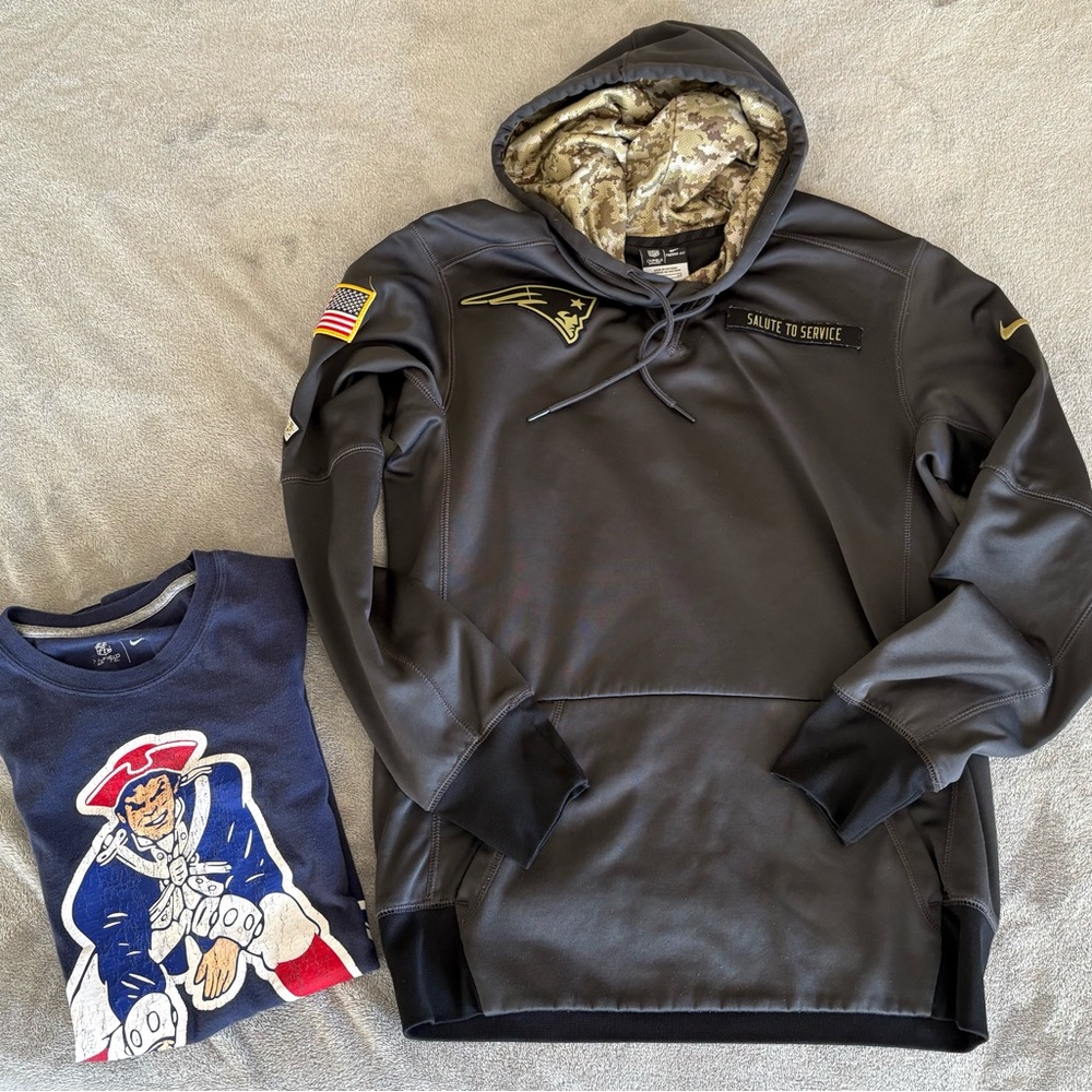 Patriots Nike size small bundle. Salute to service hoodie and navy T